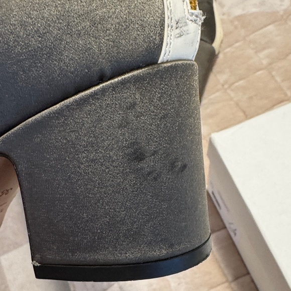 Olive Satin Aria Nomasei Boots with Zipper Detail - Picture 4 of 5